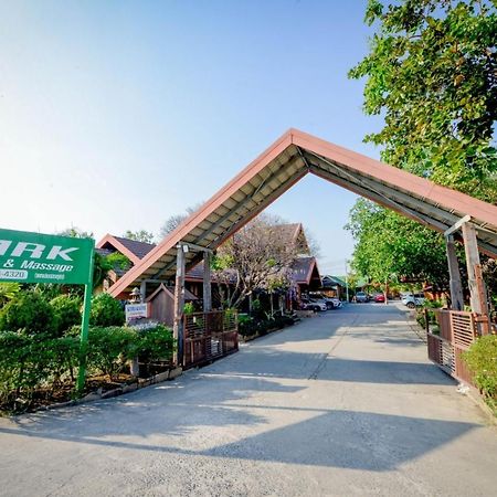 Mrk Resort & Massage Lop Buri Exteriér fotografie